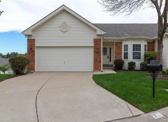 Property Photo: 7 Ridgemont Circle 63129