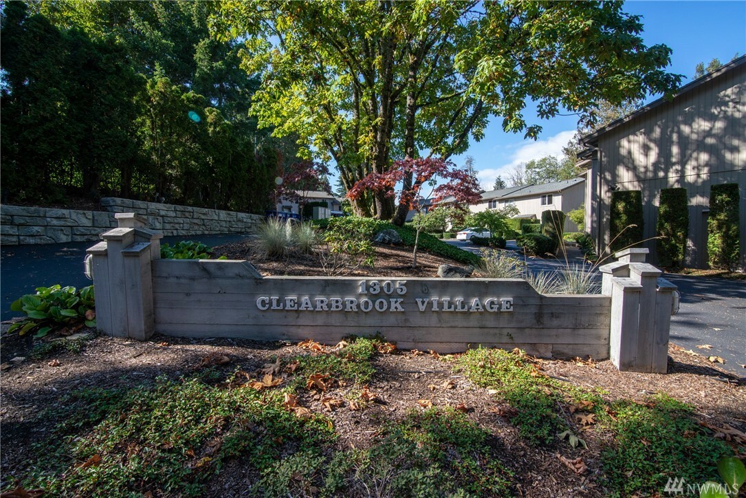 Property Photo:  1305 W Clearbrook Dr 2  WA 98229 