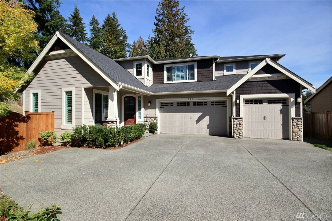 Property Photo:  119 233rd Place SE  WA 98021 