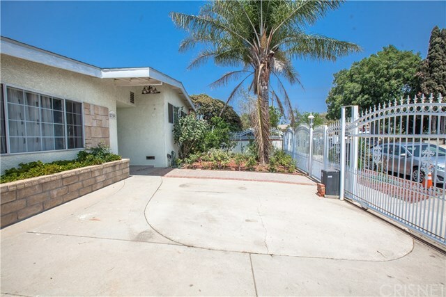 Property Photo:  8759 Cantaloupe Avenue  CA 91402 