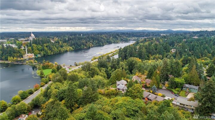 Property Photo:  1213 11th Ct SW  WA 98502 