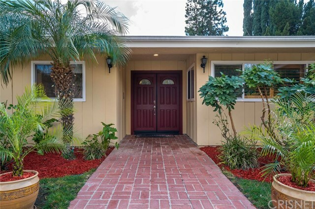 Property Photo:  4540 Del Moreno Drive  CA 91364 