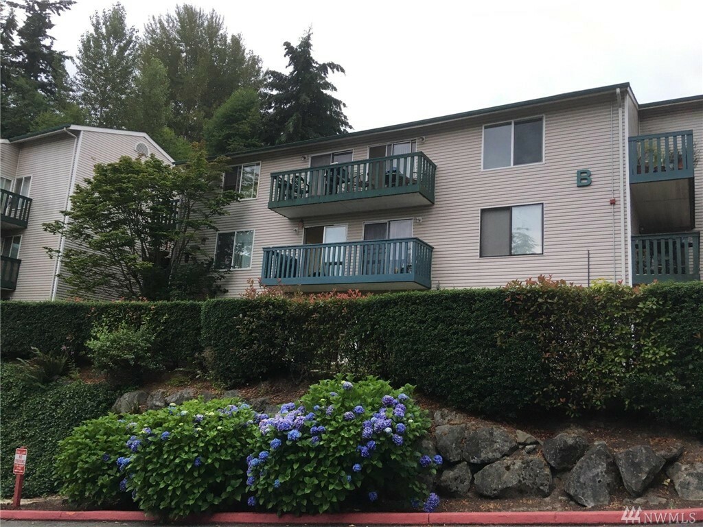 Property Photo:  17431 Ambaum Blvd S B-9  WA 98148 