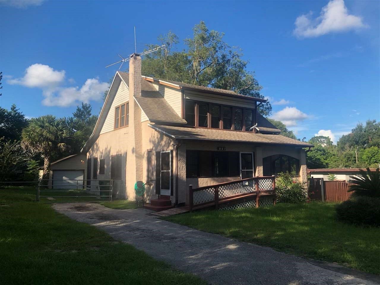 Property Photo:  807 W Euclid Avenue  FL 32720 