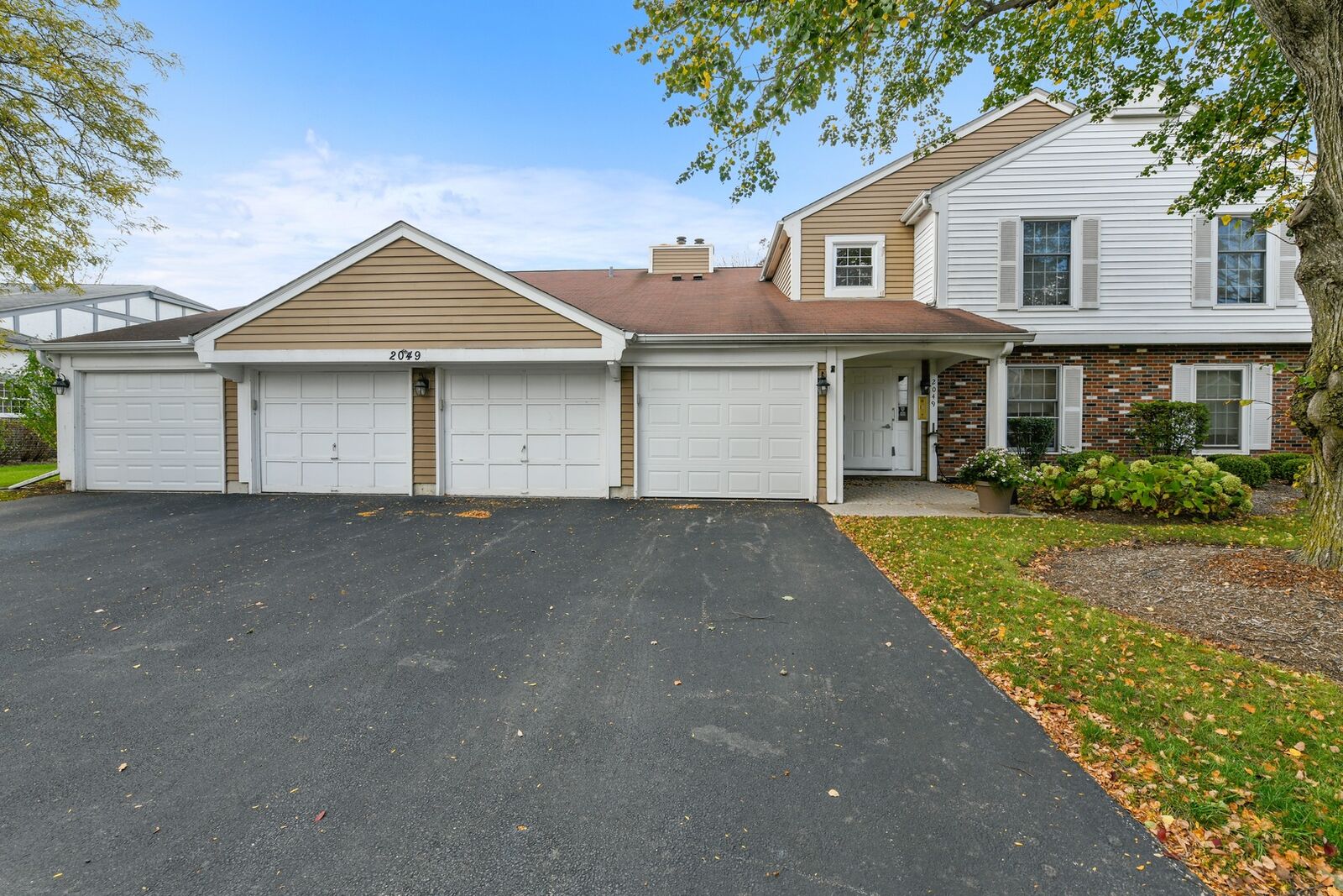 Property Photo: 2049 Lancaster Circle 102B IL 60565