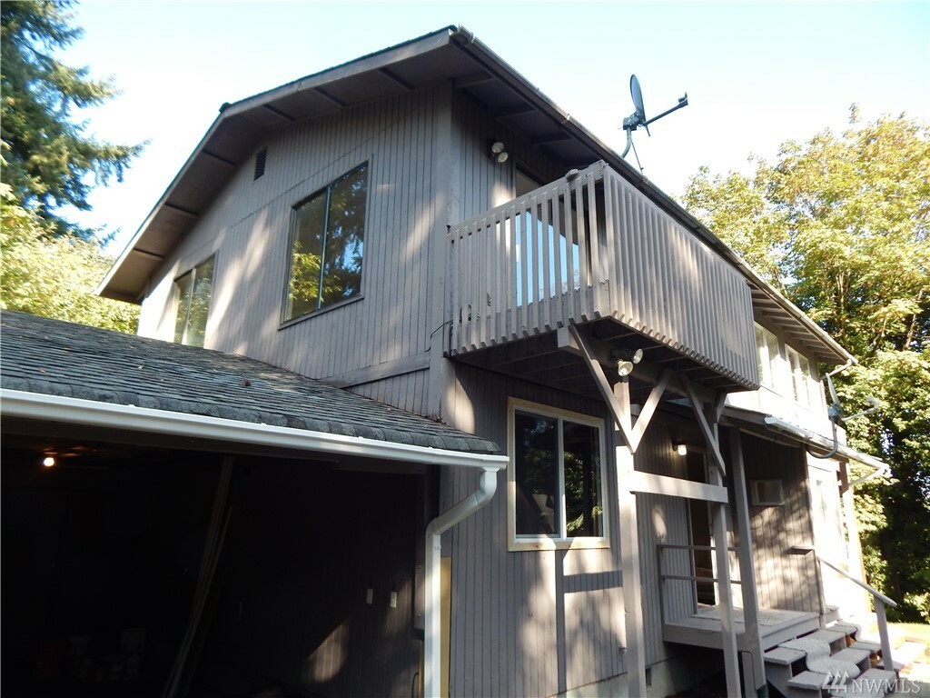 Property Photo:  633 Adele Ave  WA 98312 