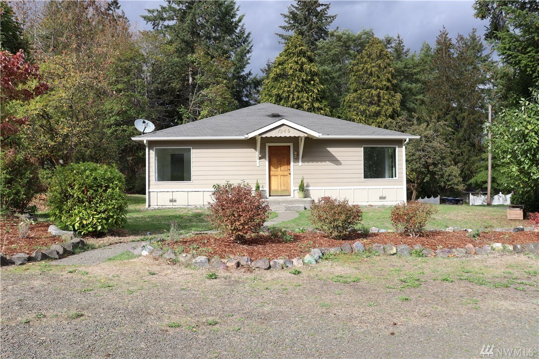 Property Photo: 1240 Ellinor St WA 98584