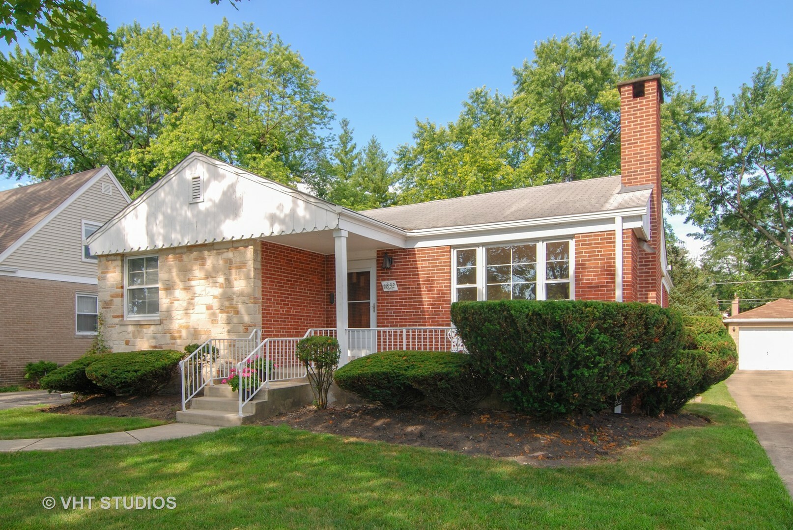 Property Photo:  1832 Portsmouth Avenue  IL 60154 