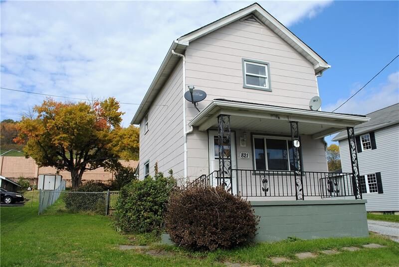 Property Photo:  821 Main  PA 15049 