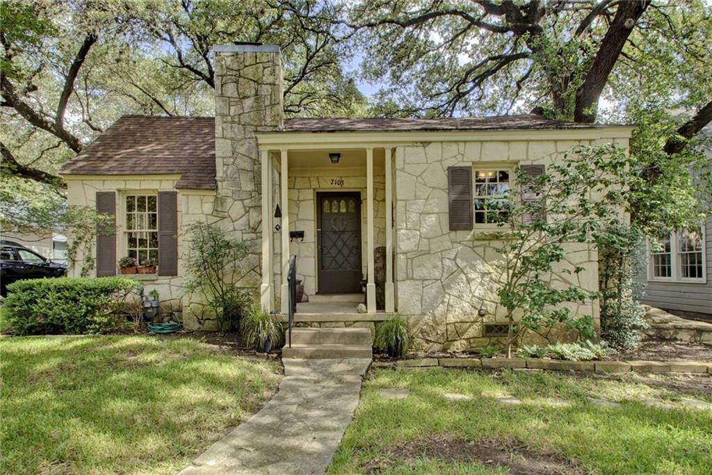 Property Photo:  2103 Robinhood Trail  TX 78703 