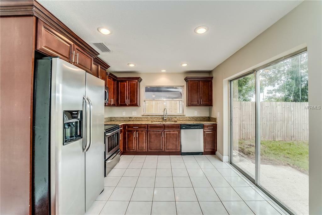 Property Photo: 857 Oak Manor Circle FL 32825