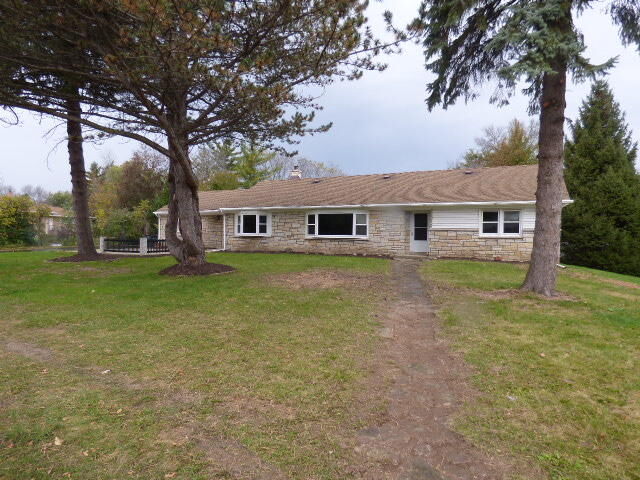 Property Photo:  3012 W Abbott Ave  WI 53221 