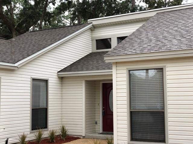 Property Photo: 938 Rue De Palms Drive FL 32578