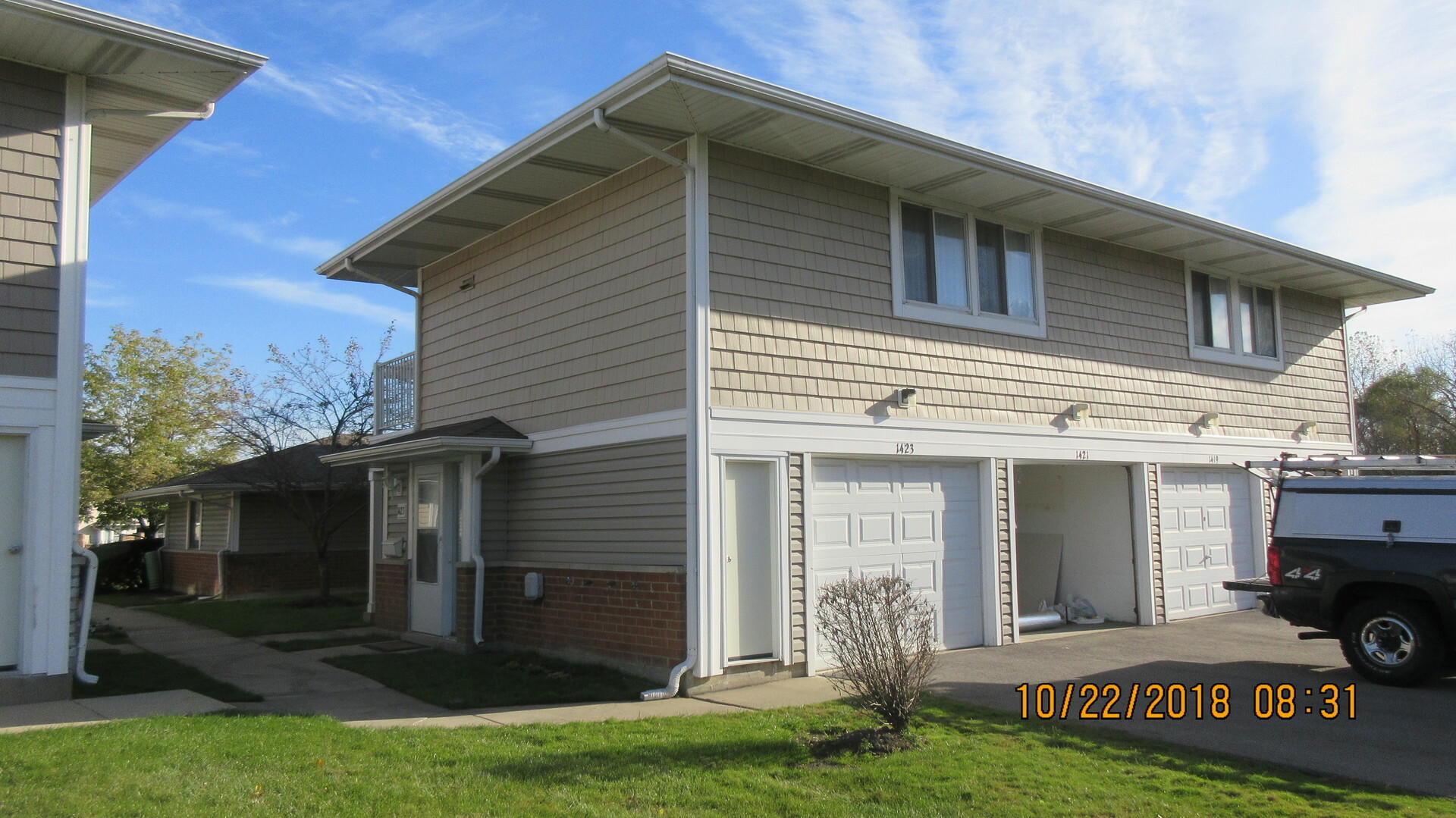 Property Photo: 1423 Fremont Drive IL 60133