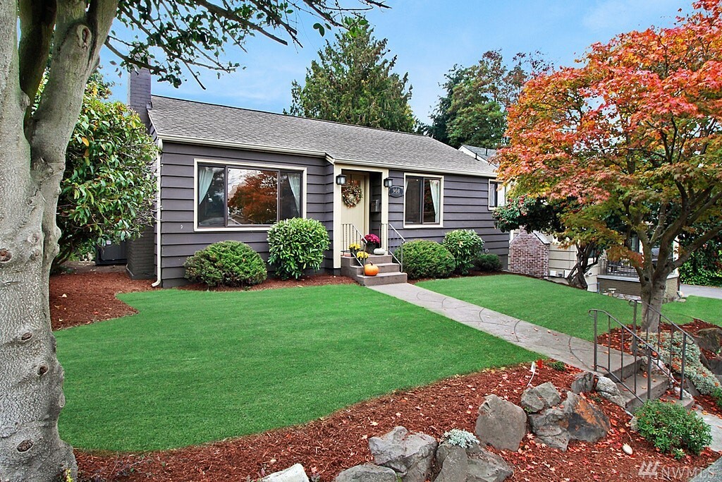 Property Photo: 908 N 89th St WA 98103