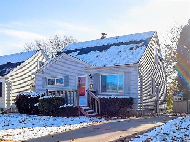 Property Photo:  1624 Cole Street  MI 48009 