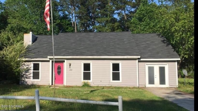 Property Photo:  102 Lennox Circle  NC 28546 