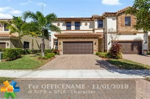 Property Photo:  9579 S Town Parc Cir S 9579  FL 33076 