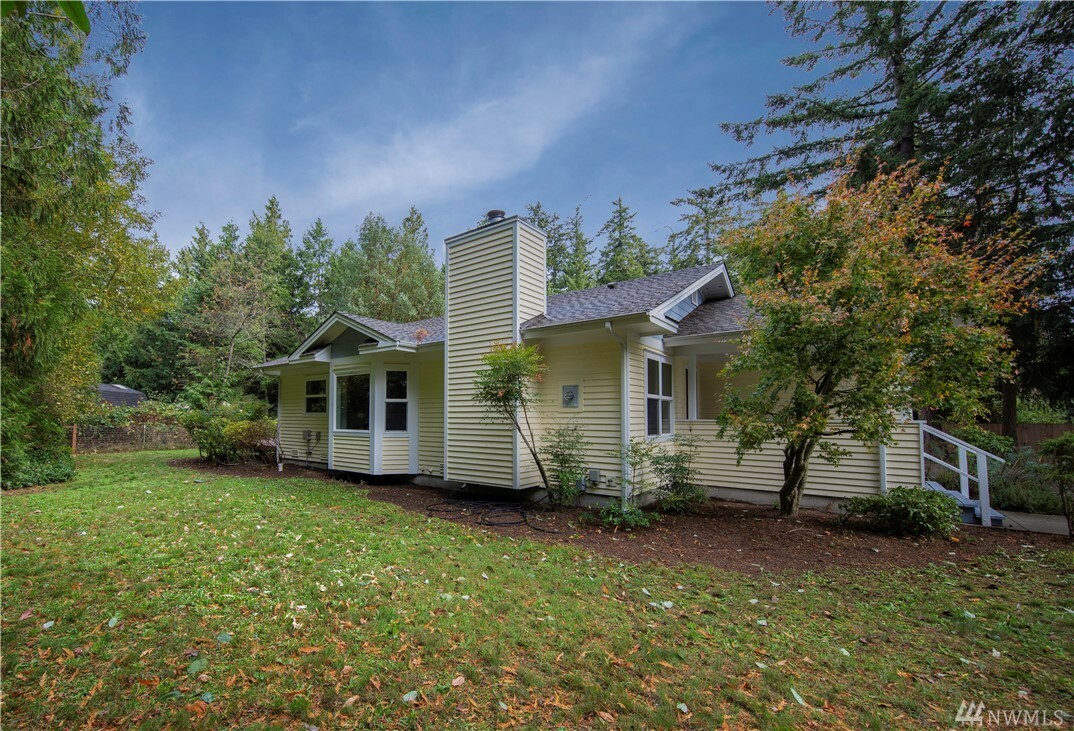 Property Photo:  112 W Valley Rd  WA 98325 