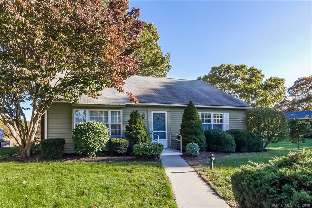 Property Photo: 17 Canborne Way 17 CT 06443