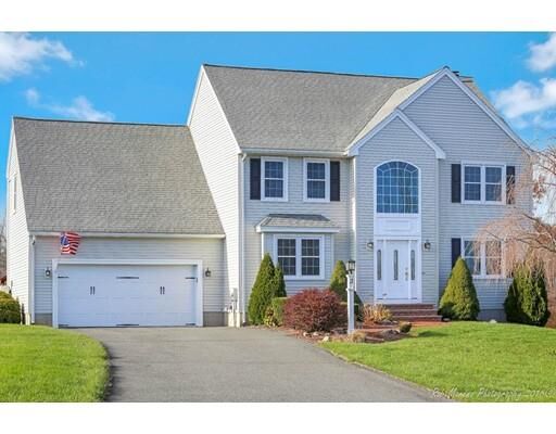 Property Photo:  3 Mayflower Ln  MA 01832