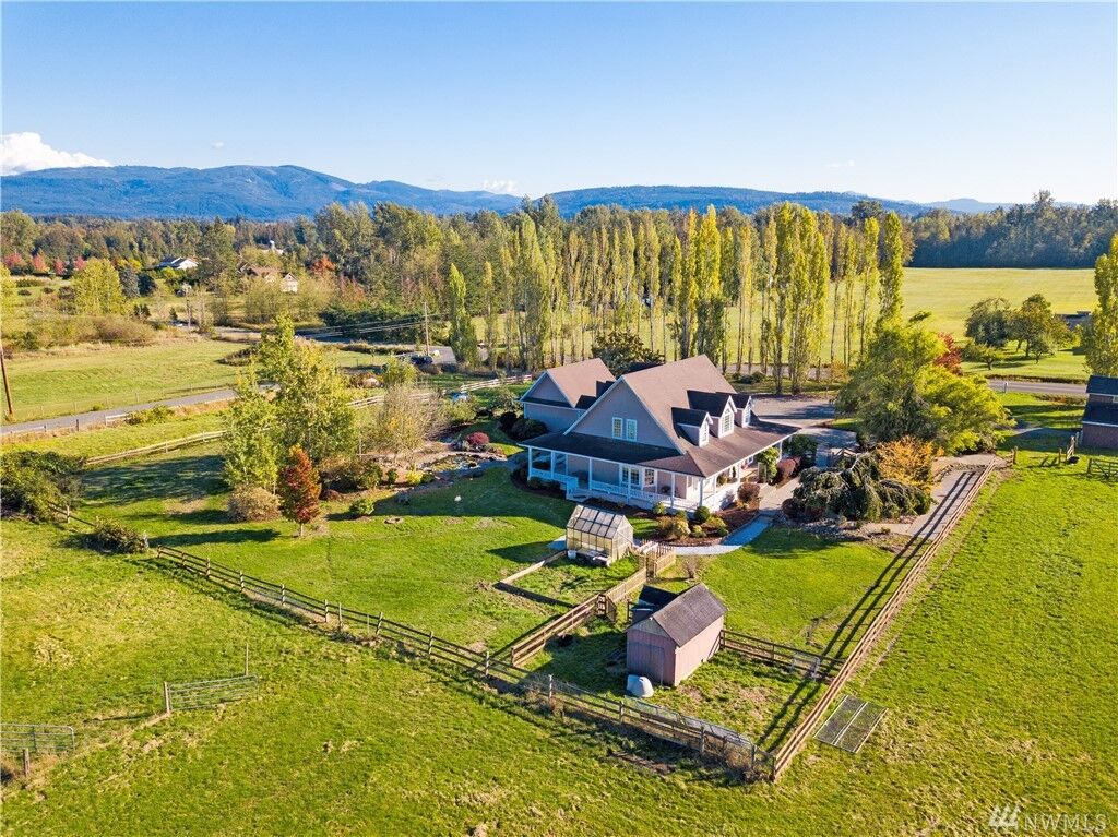 Property Photo:  1334 E Axton Rd  WA 98226 