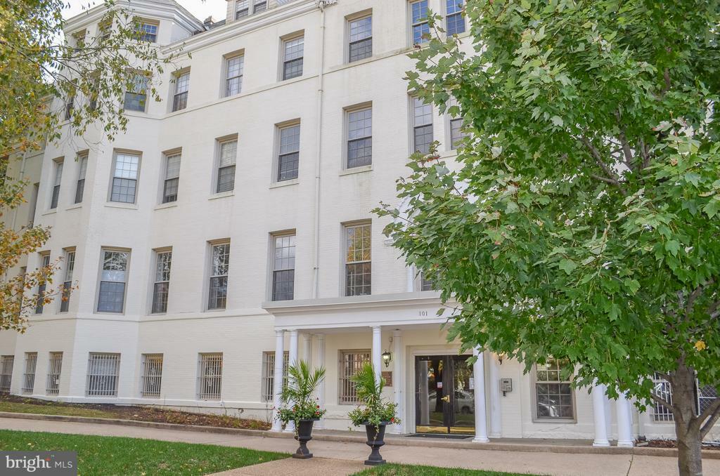 Property Photo: 101 North Carolina Avenue SE 206 DC 20003