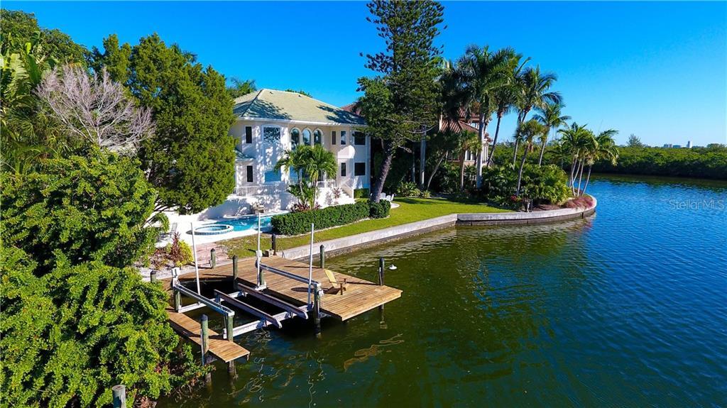 Property Photo: 236 Tremont Lane FL 34236