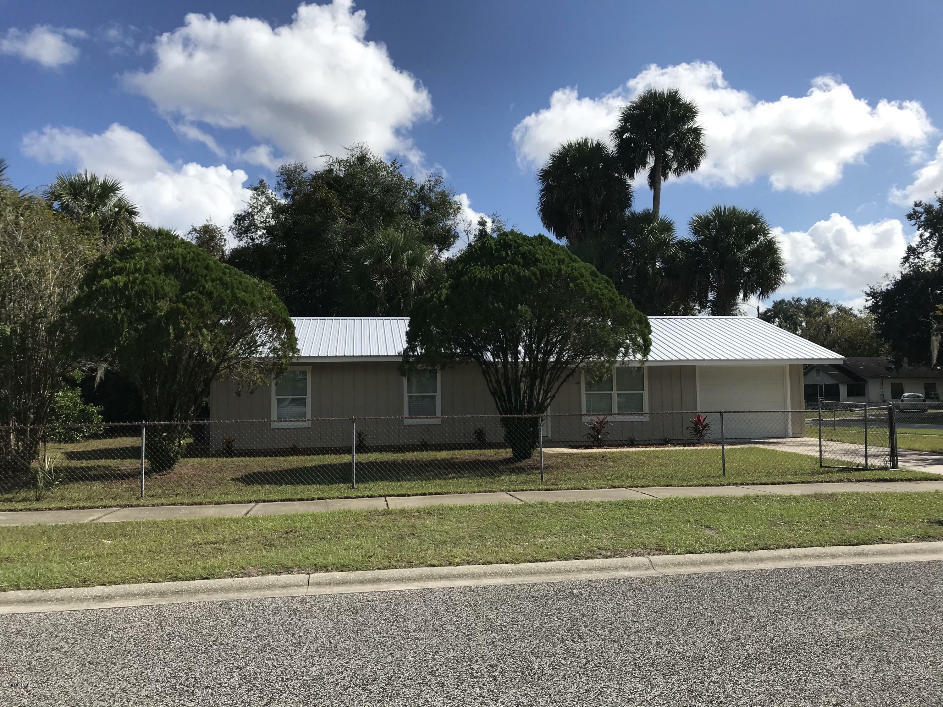 Property Photo:  507 N 10th Street  FL 32177 