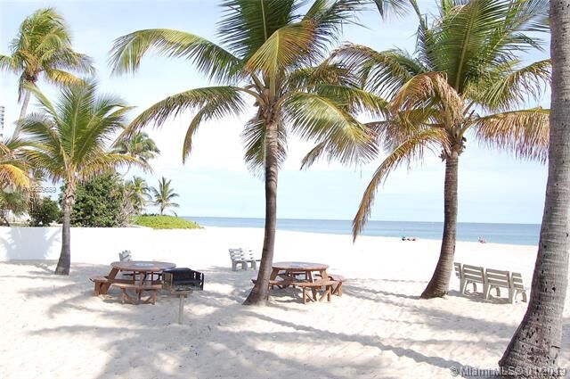 Property Photo: 1391 S Ocean Blvd 1101 FL 33062