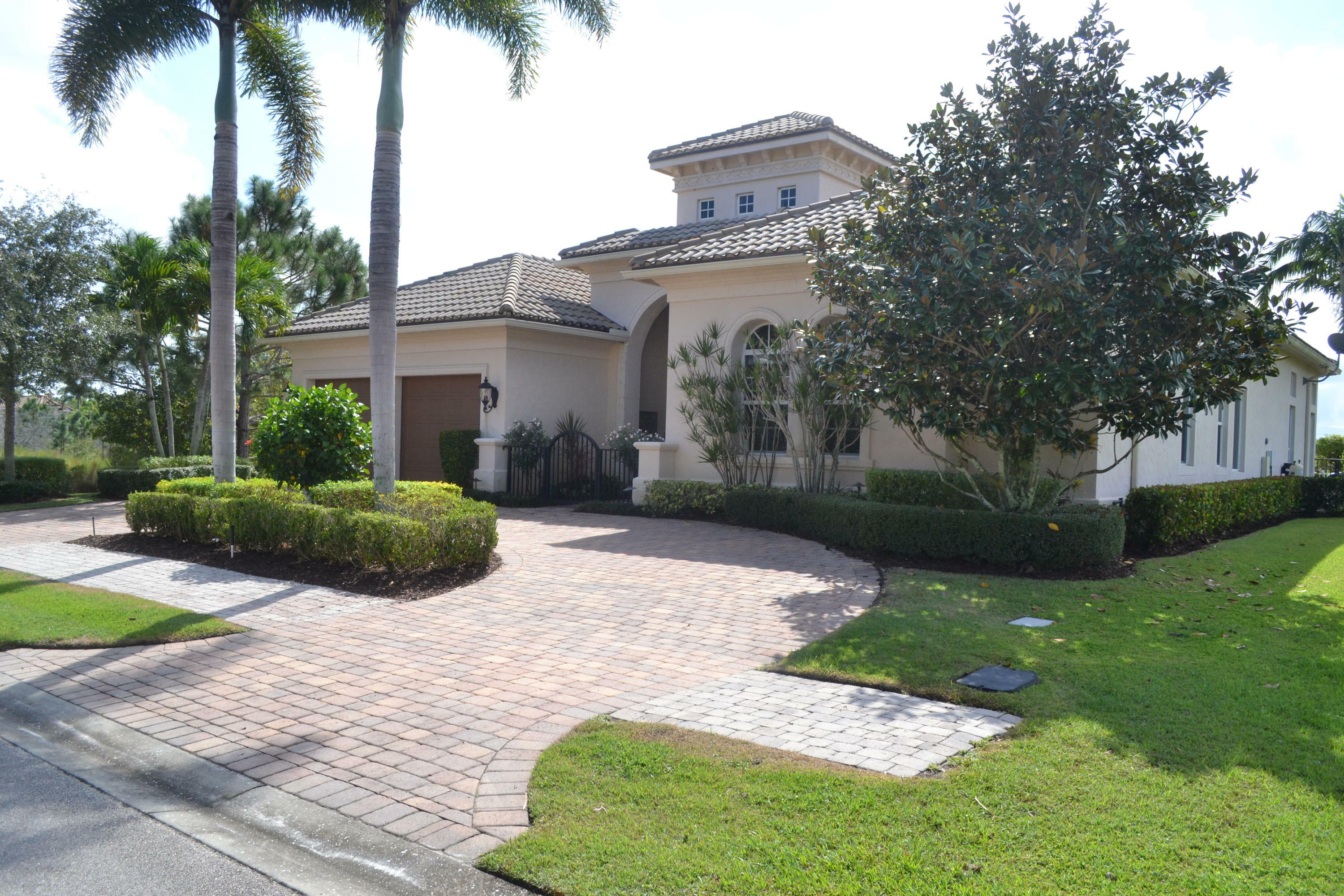 Property Photo:  191 SE Bella Strano  FL 34984 