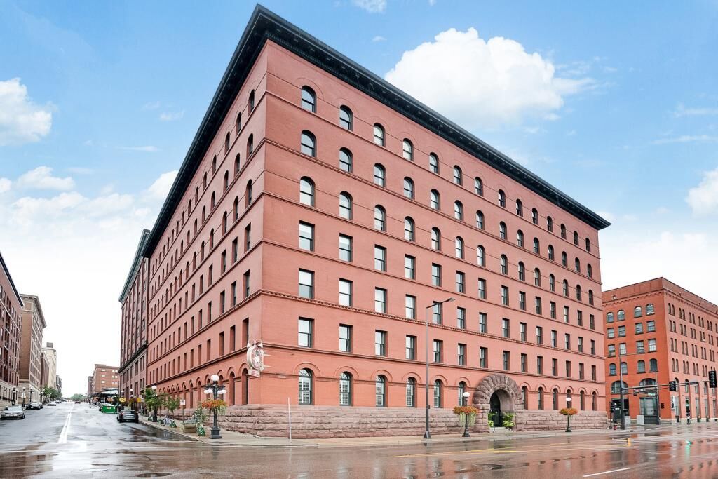 Property Photo:  300 Wall Street 201  MN 55101 