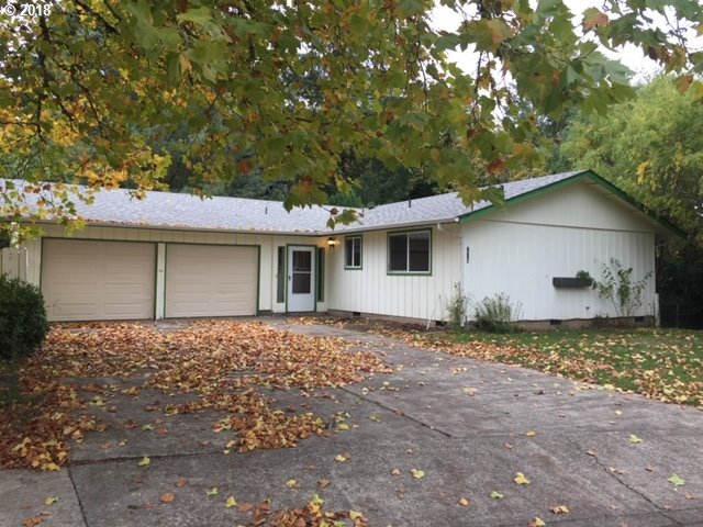 Property Photo:  907 SE Angella Ct  OR 97128 
