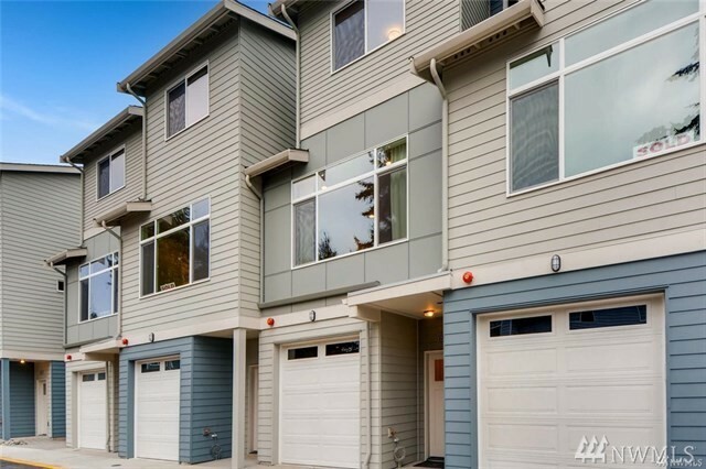 Property Photo:  2324 N 185th St B  WA 98133 