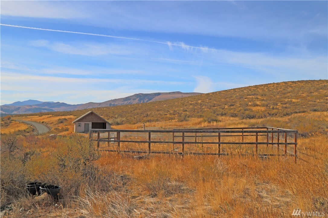Property Photo: 41 Blackbird Rd WA 98862