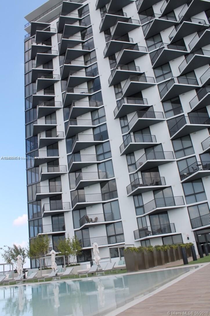 Property Photo:  5300 Paseo Blvd 405  FL 33166 