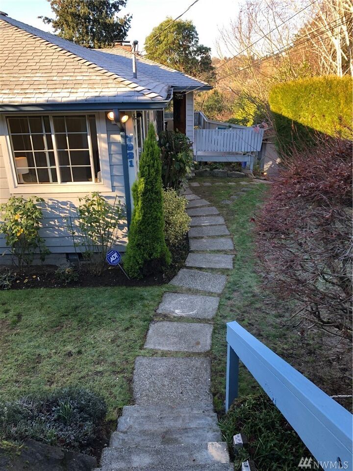 7921 20th Ave SW  Seattle WA 98106 photo