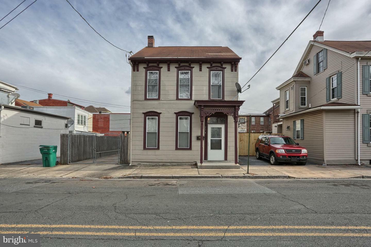 Property Photo:  214 S 6th Street  PA 17042 