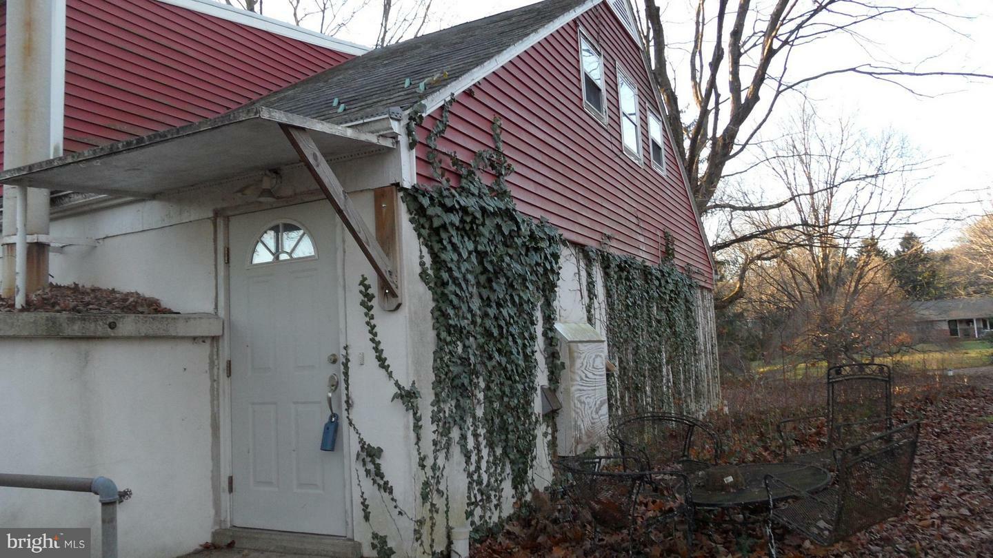 Property Photo:  631 Spring Valley Road 2  PA 18901 