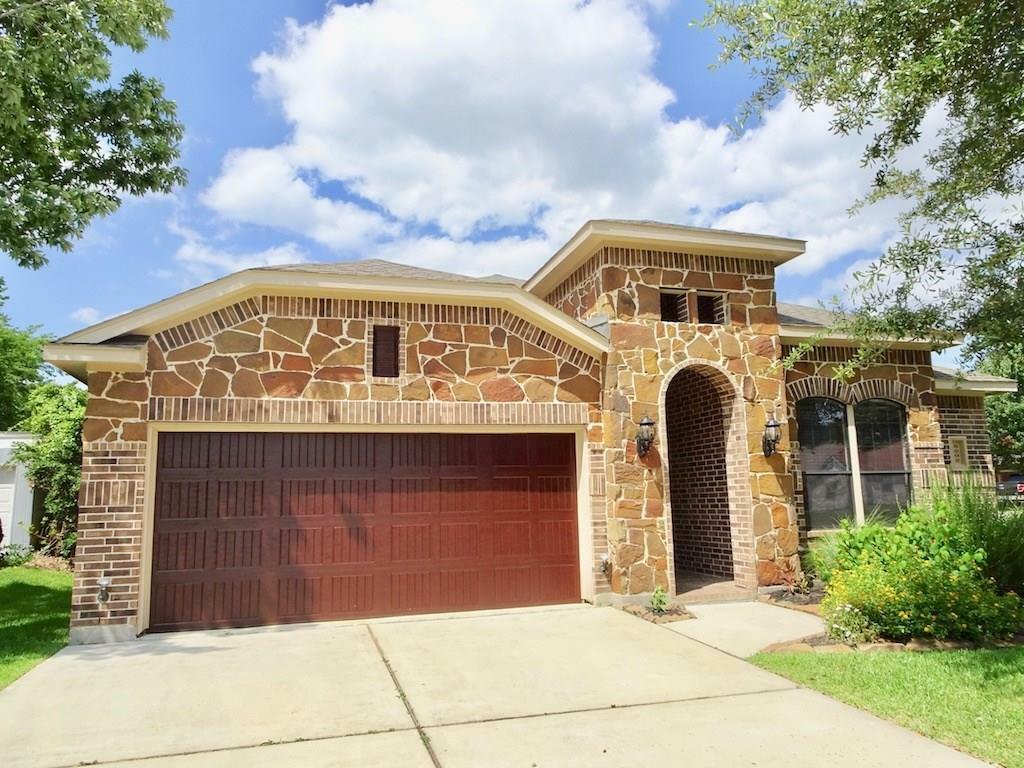 Property Photo:  5202 Park View Drive  TX 77318 