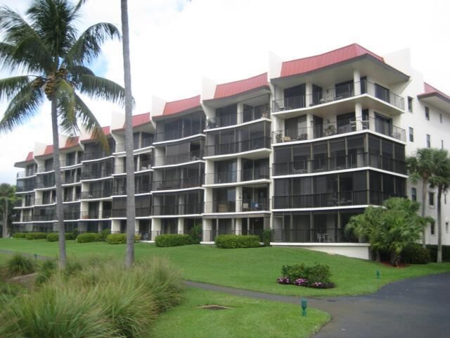 Property Photo:  7030 Half Moon Circle 517  FL 33462 