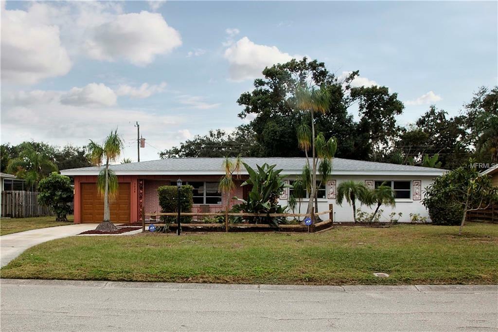 Property Photo:  3028 Wood Street  FL 34237 