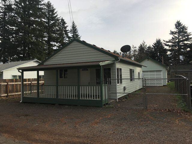 Property Photo:  7917 SE Beatrice St  OR 97222 