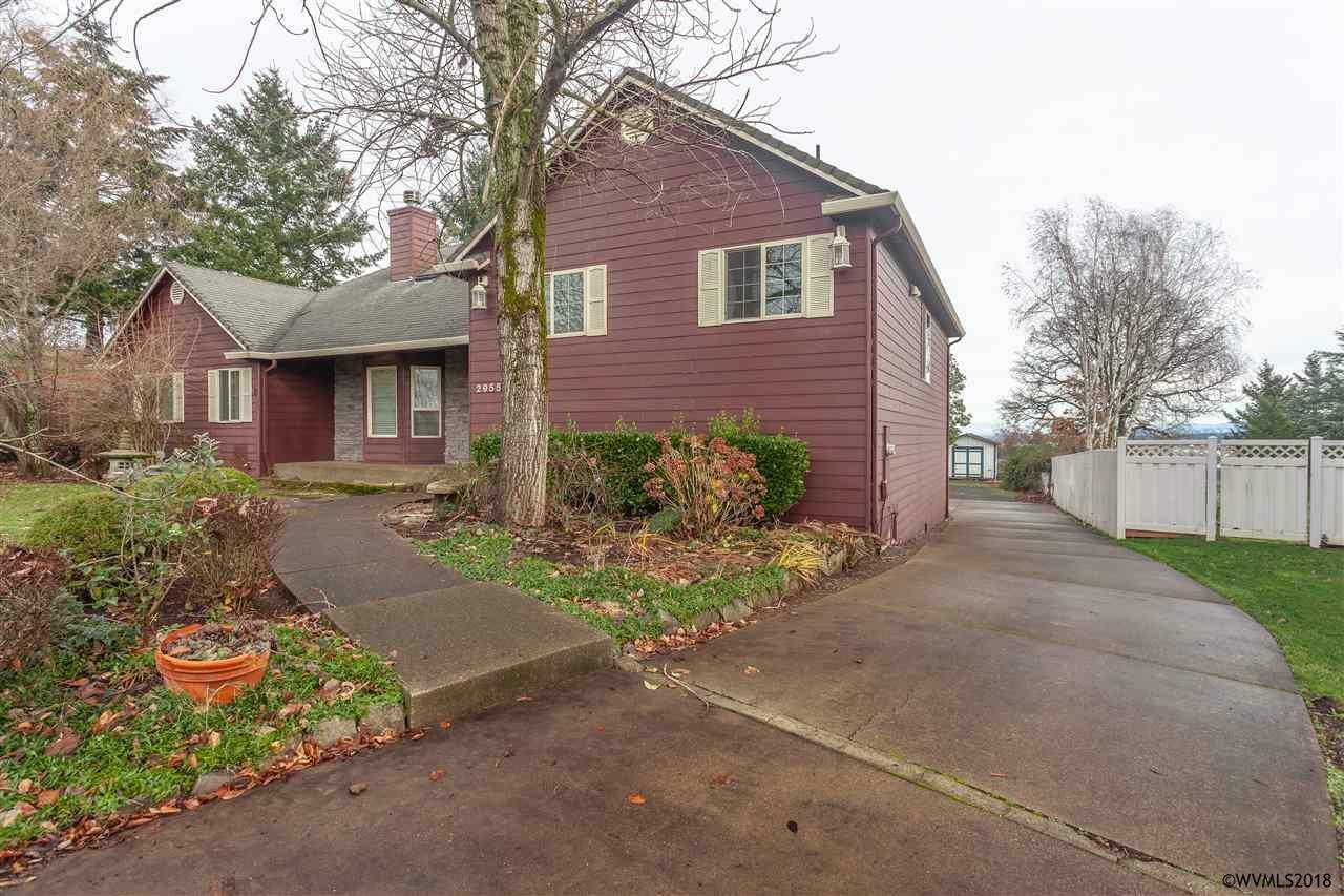 Property Photo:  2955  Foxhaven Dr SE  OR 97306 