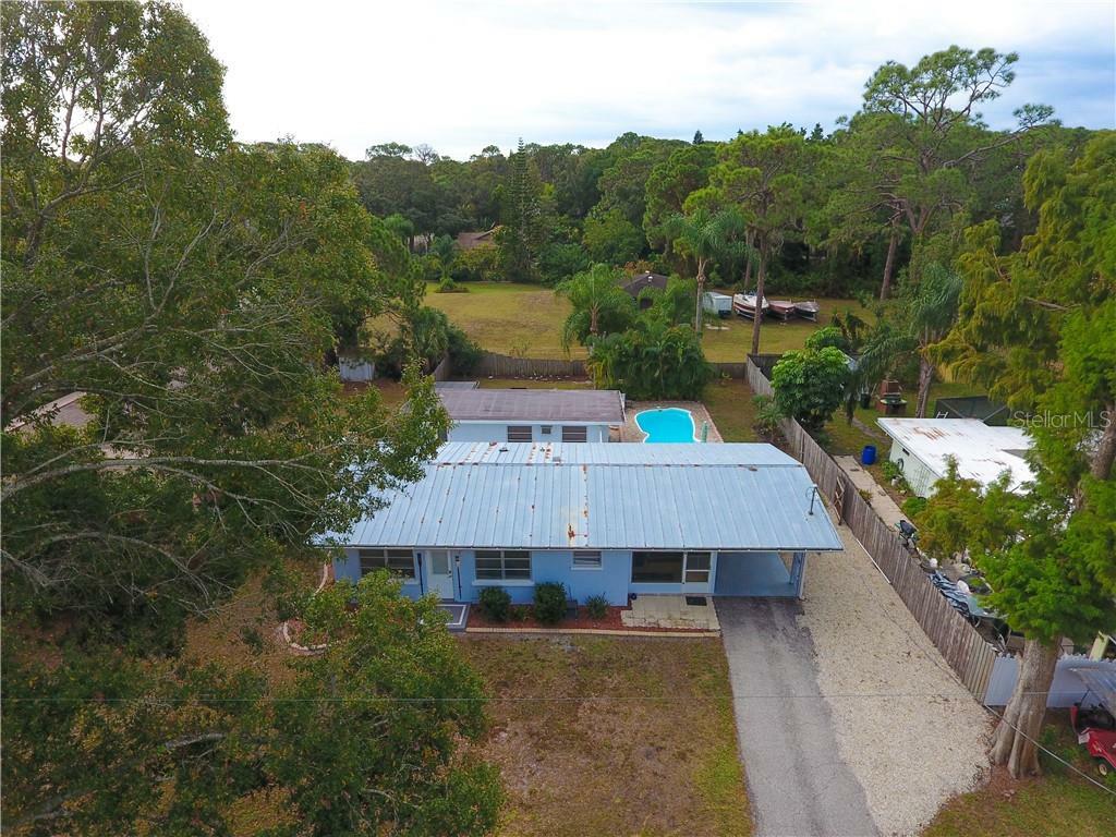 Property Photo:  711 Harvard Street  FL 34223 