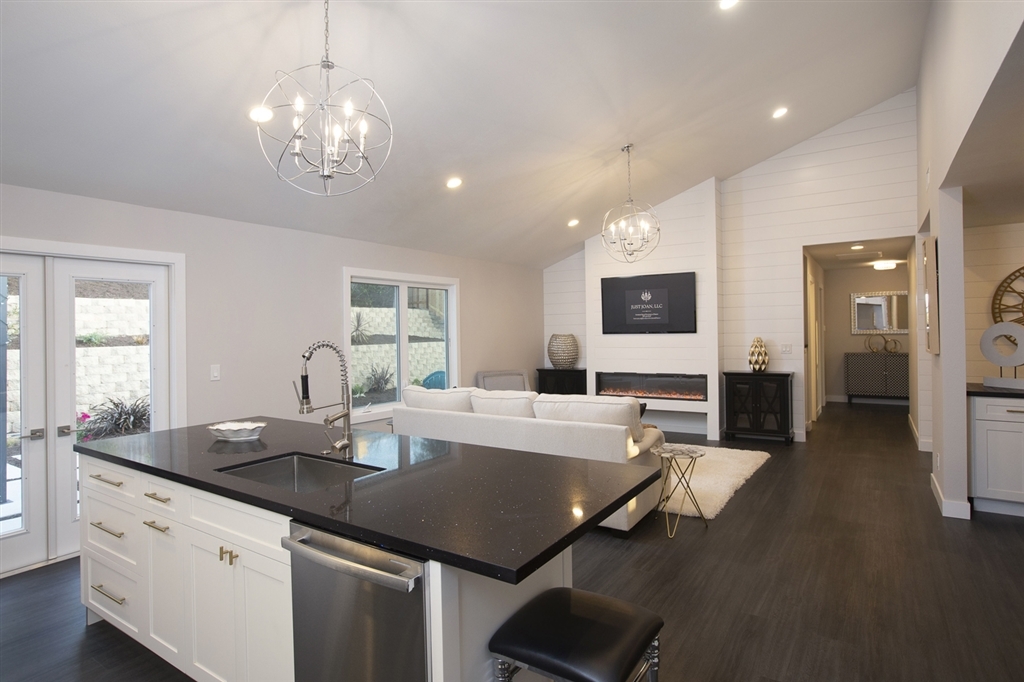 Property Photo: 541 Huff St CA 92083