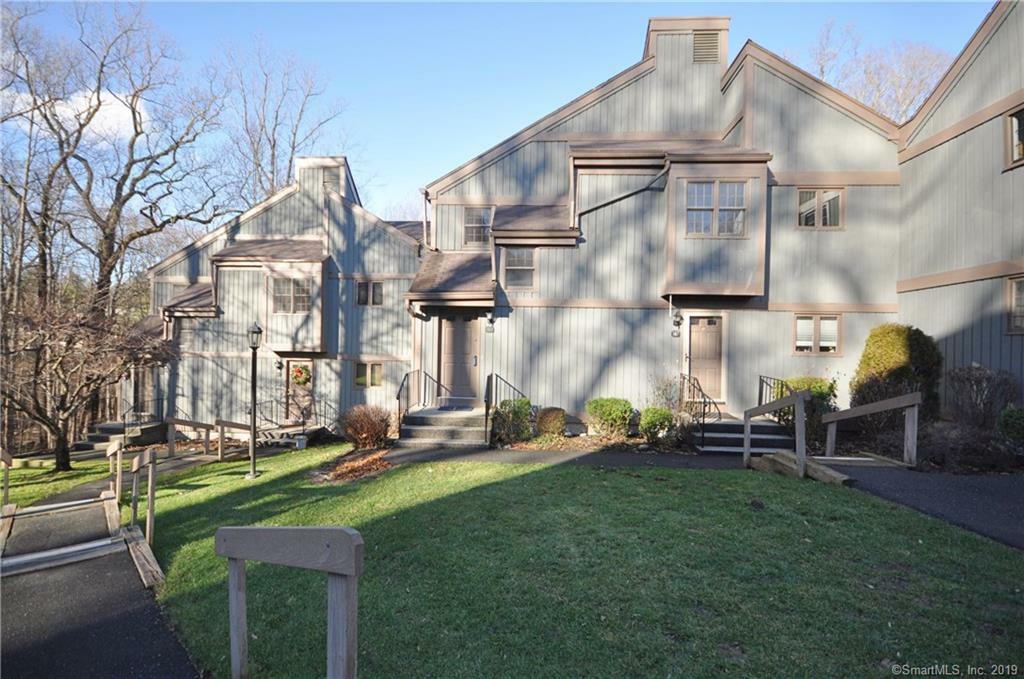 Property Photo: 148 Heatherwood Drive 148 CT 06804
