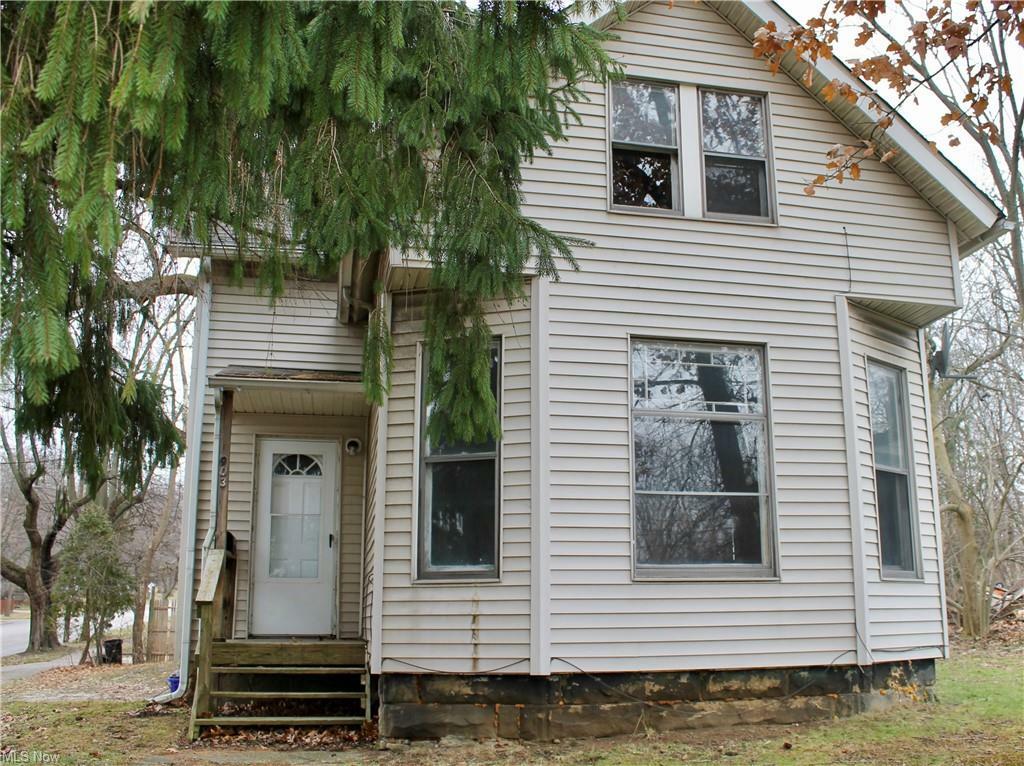 Property Photo:  903 S Water Street  OH 44240 