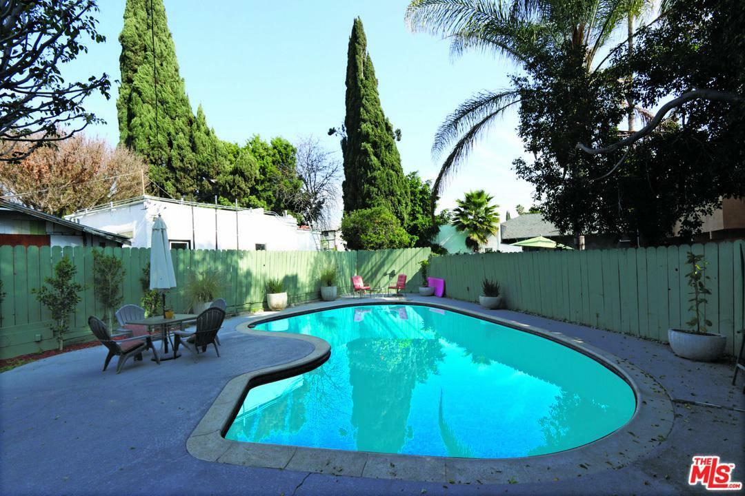 Property Photo: 1246 N Genesee Ave CA 90046