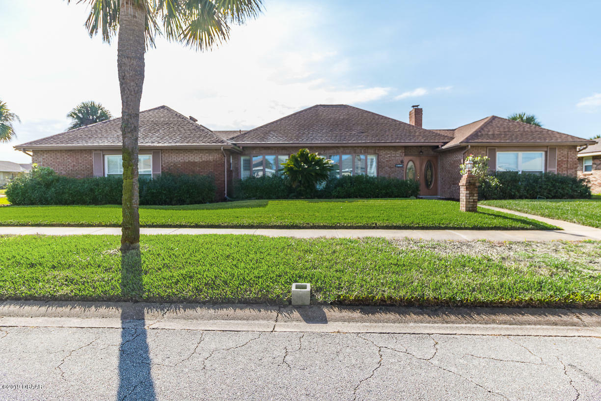 Property Photo: 6 Buckingham Drive FL 32176